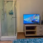 Right In The Center דירה *